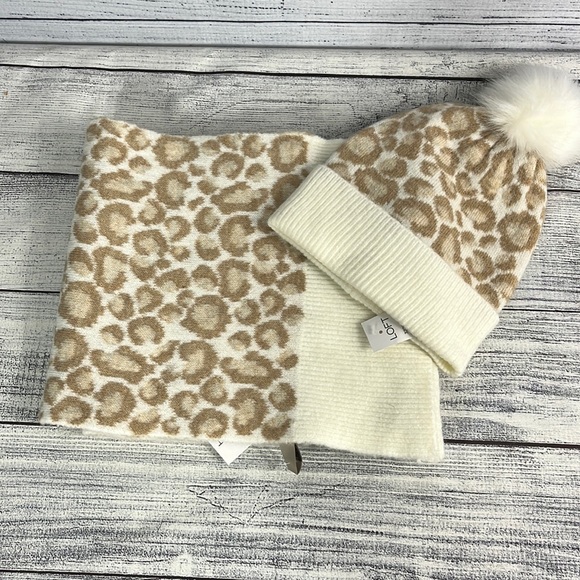LOFT Accessories - NWT-LOFT-Scarf & Hat Cheetah Print Set